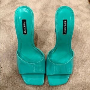 Nine West Blue Heels Sleek Minimalist Design